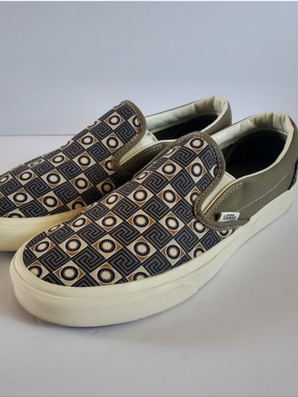 Vans Slip-On Patterned Canvas in The Geo Trek Olive & Cream Men's 9.5 Women's 11